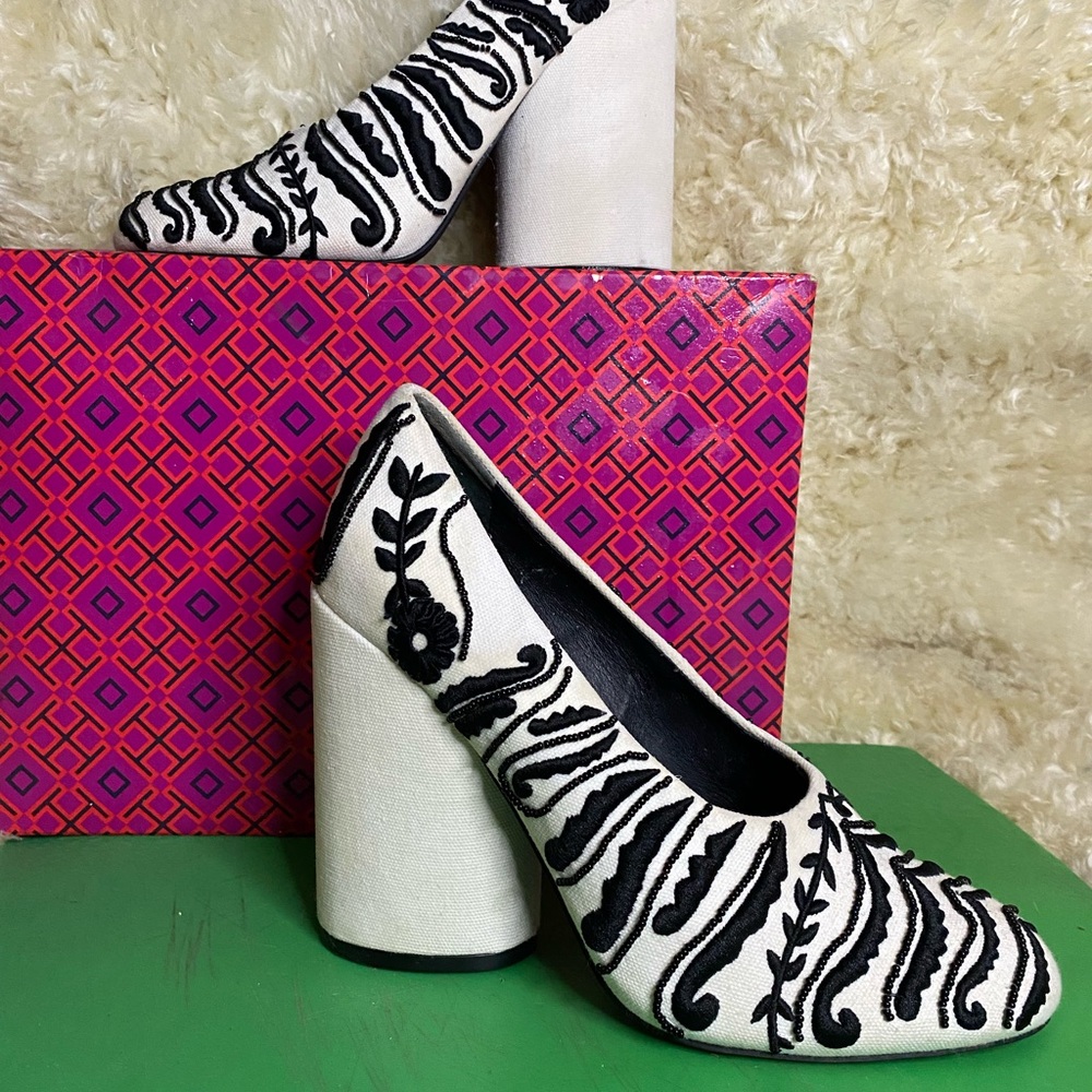TORY BURCH CHUNKY HEELS
